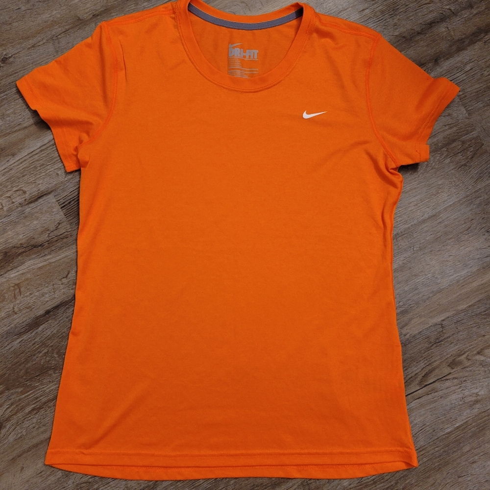 Nike Women's Active Tshirt